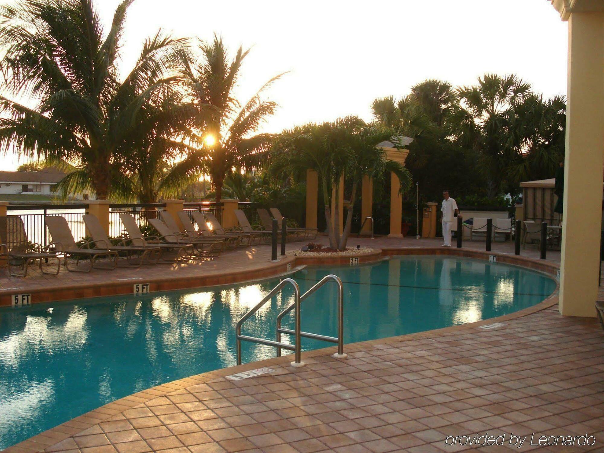 Holiday Inn Club Vacations Sunset Cove Resort Marco Island Exterior photo
