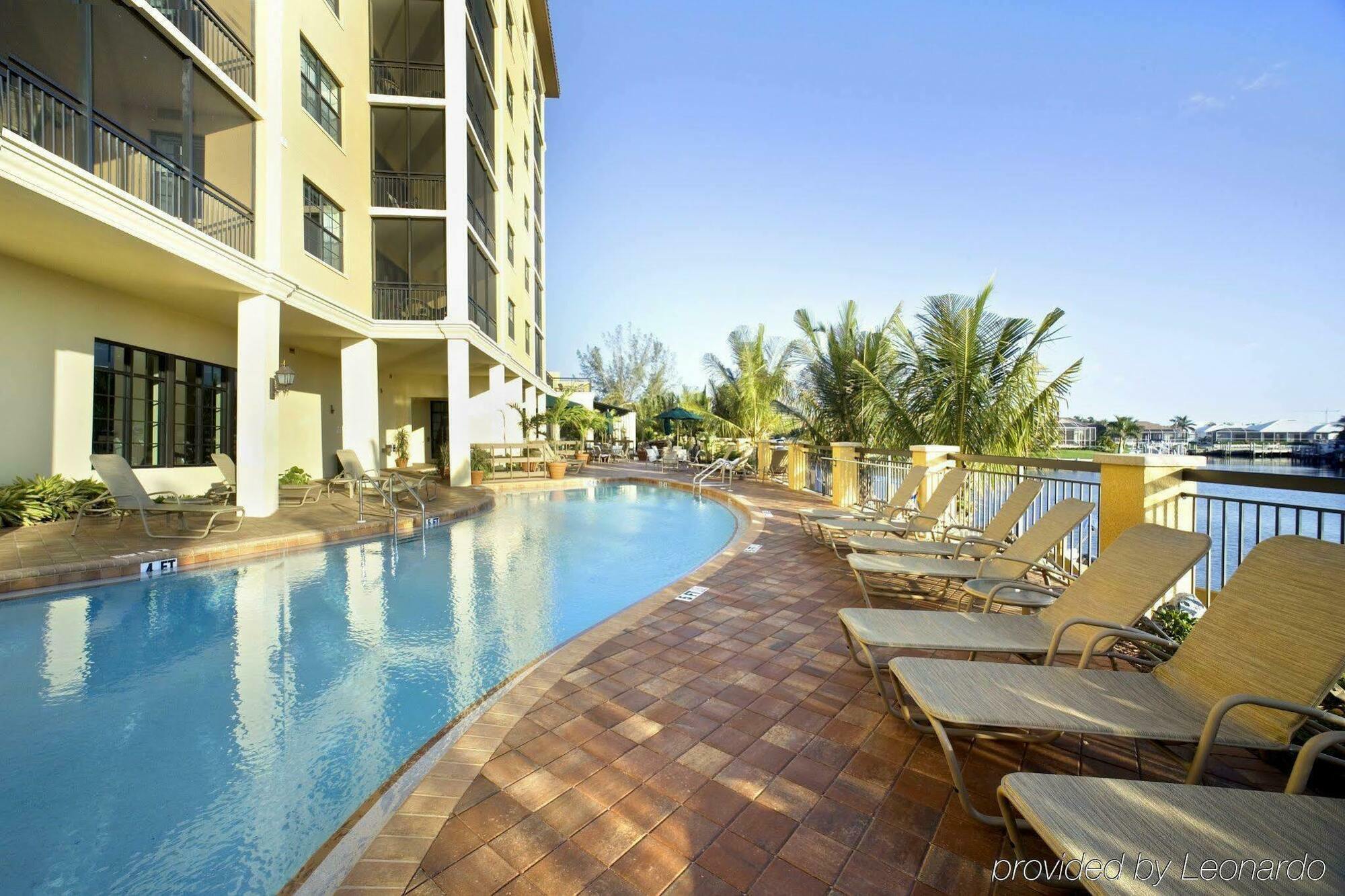 Holiday Inn Club Vacations Sunset Cove Resort Marco Island Exterior photo